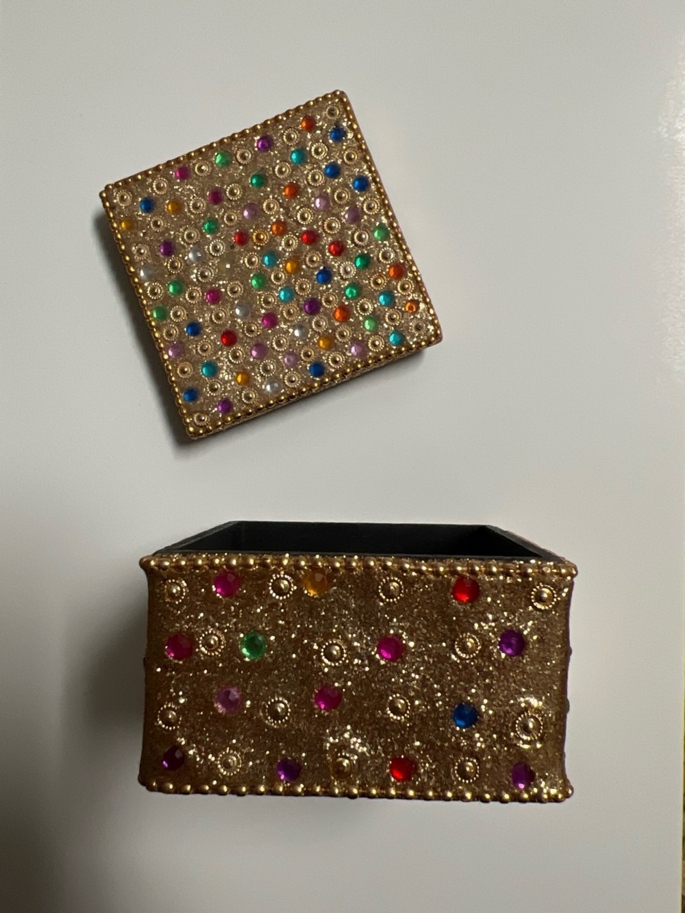 Small jewelry / gift box